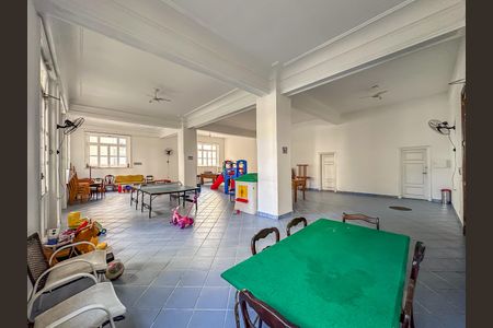 Apartamento à venda com 107m², 2 quartos e sem vagaÁrea comum