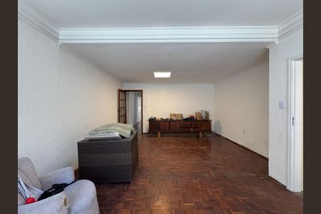 Casa para alugar com 146m², 3 quartos e 2 vagasSala