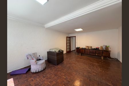 Casa para alugar com 146m², 3 quartos e 2 vagasSala
