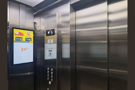 Apartamento à venda com 46m², 1 quarto e sem vagaElevador