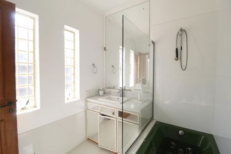 Casa à venda com 300m², 4 quartos e 2 vagasBanheiro da Suíte 1