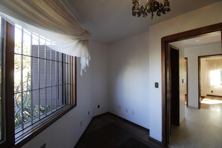 Casa à venda com 300m², 4 quartos e 2 vagasEscritório