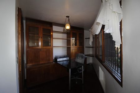 Casa à venda com 300m², 4 quartos e 2 vagasEscritório