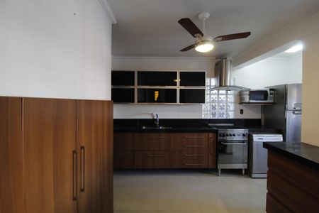 Casa à venda com 300m², 4 quartos e 2 vagasCozinha