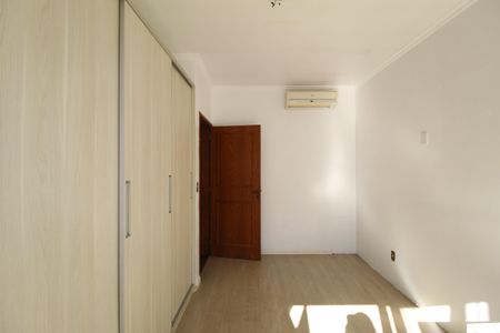 Casa à venda com 300m², 4 quartos e 2 vagasSuíte 1