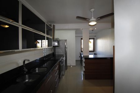 Casa à venda com 300m², 4 quartos e 2 vagasCozinha