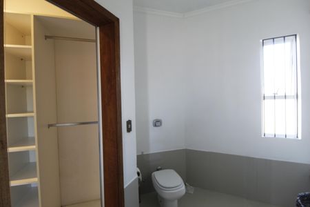 Casa à venda com 300m², 4 quartos e 2 vagasBanheiro da Suíte 3