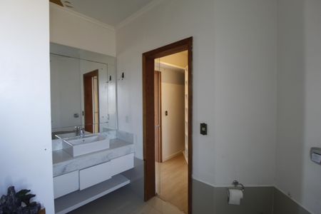 Casa à venda com 300m², 4 quartos e 2 vagasBanheiro da Suíte 3