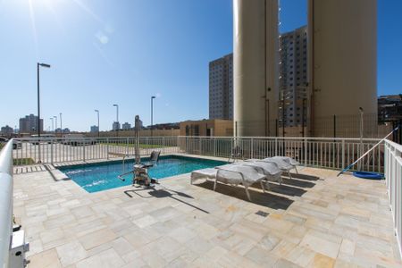 Apartamento à venda com 32m², 2 quartos e sem vaga Apartamento à venda com 32m², 2 quartos e sem vagaÁrea comum - Piscina