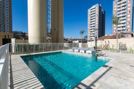 Apartamento à venda com 32m², 2 quartos e sem vaga Apartamento à venda com 32m², 2 quartos e sem vagaÁrea comum - Piscina