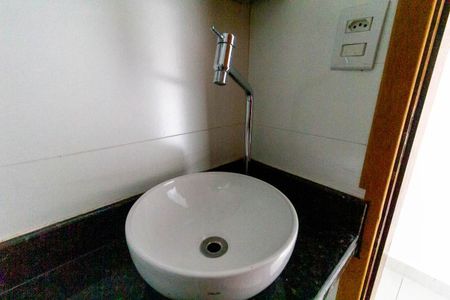 Apartamento para alugar com 50m², 2 quartos e sem vagaBanheiro