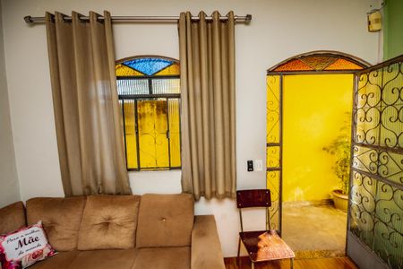 Sala de casa para alugar com 2 quartos, 180m² em Canaa, Belo Horizonte