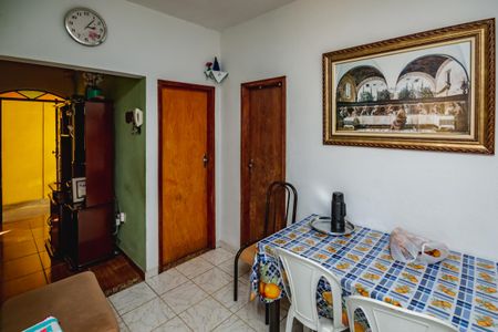 Casa à venda com 180m², 2 quartos e 2 vagasCopa