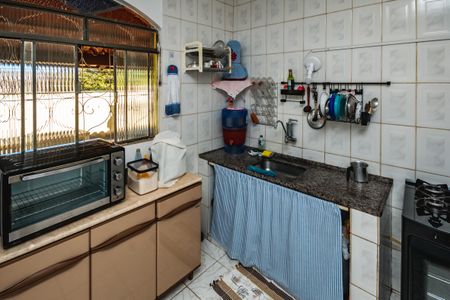 Casa à venda com 180m², 2 quartos e 2 vagasCozinha