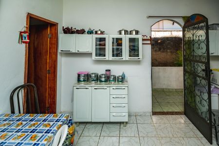 Casa à venda com 180m², 2 quartos e 2 vagasCopa