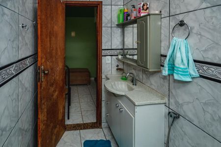Casa à venda com 180m², 2 quartos e 2 vagasBanheiro Social