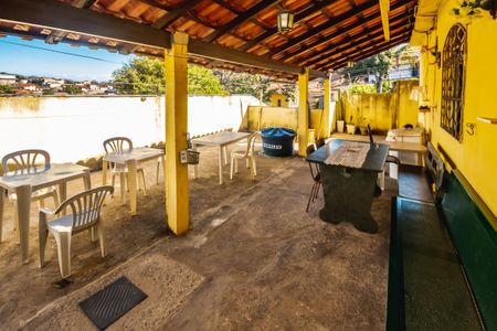 Casa à venda com 180m², 2 quartos e 2 vagasÁrea comum