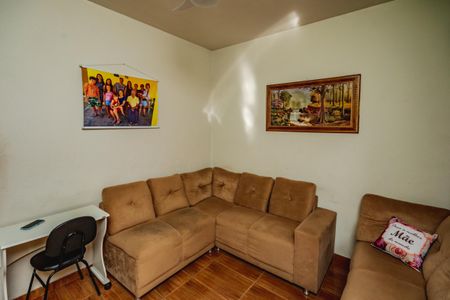 Casa para alugar com 180m², 2 quartos e 2 vagasSala