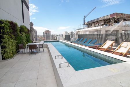 Studio à venda com 24m², 1 quarto e sem vaga Studio à venda com 24m², 1 quarto e sem vagaÁrea comum - Piscina