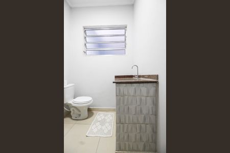 Casa à venda com 100m², 2 quartos e 1 vaga Casa à venda com 100m², 2 quartos e 1 vagaBanheiro