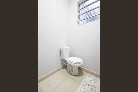 Casa à venda com 100m², 2 quartos e 1 vaga Casa à venda com 100m², 2 quartos e 1 vagaBanheiro