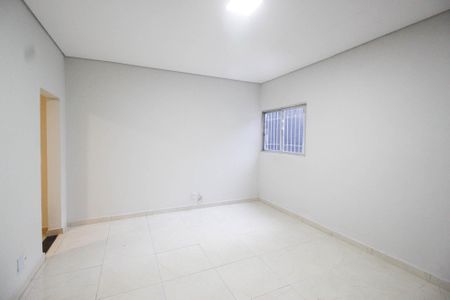 Casa à venda com 100m², 2 quartos e 1 vaga Casa à venda com 100m², 2 quartos e 1 vagaSala
