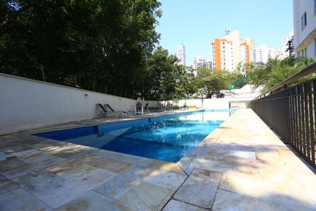 Apartamento à venda com 72m², 2 quartos e 2 vagas Apartamento à venda com 72m², 2 quartos e 2 vagasÁrea comum - Piscina