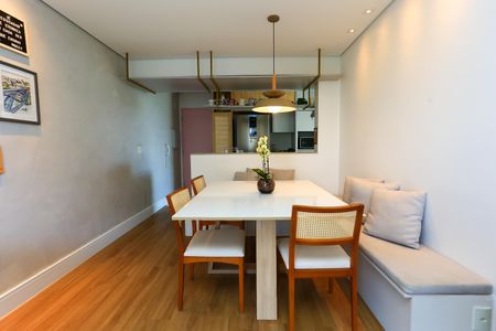 Apartamento à venda com 72m², 2 quartos e 2 vagas Apartamento à venda com 72m², 2 quartos e 2 vagasSala