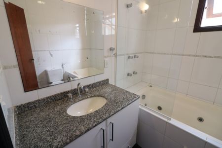 Casa à venda com 168m², 3 quartos e 4 vagasBanheiro da Suíte 