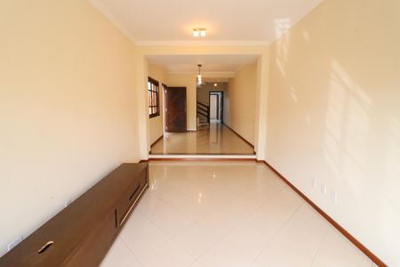 Casa à venda com 168m², 3 quartos e 4 vagasSala