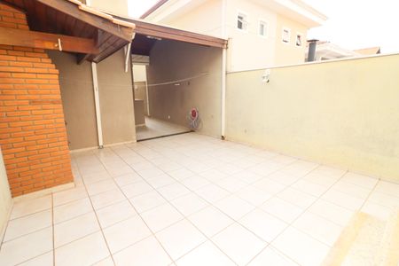 Casa à venda com 168m², 3 quartos e 4 vagasQuintal