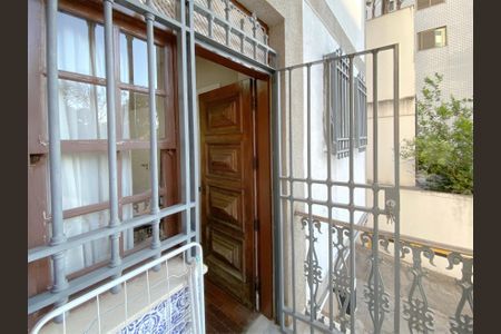 Apartamento à venda com 135m², 4 quartos e 1 vaga Apartamento à venda com 135m², 4 quartos e 1 vagaVaranda da Suite