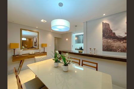 Apartamento à venda com 135m², 4 quartos e 1 vaga Apartamento à venda com 135m², 4 quartos e 1 vagaSala de Jantar