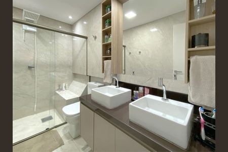 Apartamento à venda com 135m², 4 quartos e 1 vaga Apartamento à venda com 135m², 4 quartos e 1 vagaBanheiro da Suíte