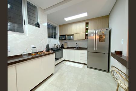 Apartamento à venda com 135m², 4 quartos e 1 vaga Apartamento à venda com 135m², 4 quartos e 1 vagaCozinha