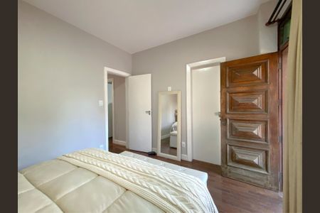 Apartamento à venda com 135m², 4 quartos e 1 vaga Apartamento à venda com 135m², 4 quartos e 1 vagaSuite