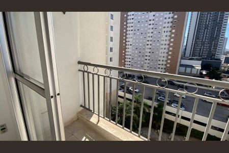 Apartamento à venda com 47m², 2 quartos e 1 vaga Apartamento à venda com 47m², 2 quartos e 1 vagaVaranda