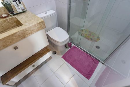Apartamento à venda com 67m², 3 quartos e 1 vaga Apartamento à venda com 67m², 3 quartos e 1 vagaBanheiro social