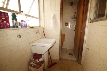 Apartamento à venda com 70m², 2 quartos e 1 vagaÁrea de Serviço