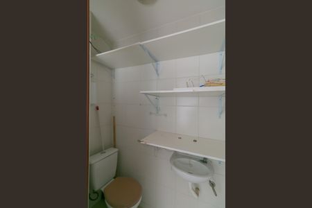 Apartamento à venda com 116m², 3 quartos e 2 vagas Apartamento à venda com 116m², 3 quartos e 2 vagasBanheiro de Serviço