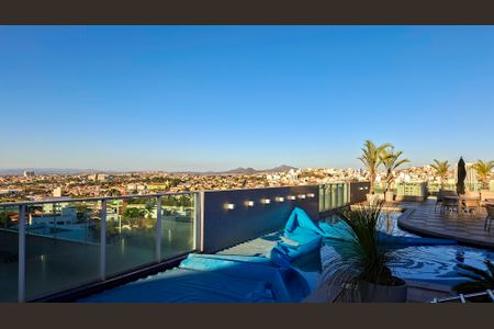 Apartamento à venda com 145m², 4 quartos e 3 vagas Apartamento à venda com 145m², 4 quartos e 3 vagasÁrea comum - Piscina