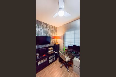 Apartamento à venda com 145m², 4 quartos e 3 vagas Apartamento à venda com 145m², 4 quartos e 3 vagasEscritório