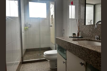 Banheiro de apartamento para alugar com 4 quartos, 127m² em Santa Efigênia, Belo Horizonte