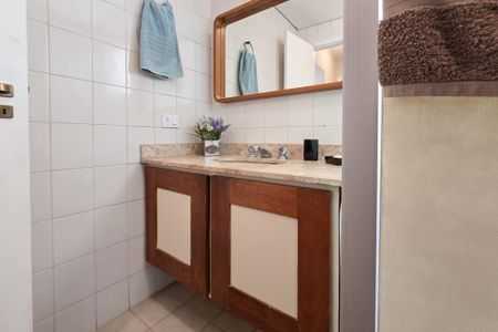 Apartamento à venda com 105m², 3 quartos e 2 vagas Apartamento à venda com 105m², 3 quartos e 2 vagasBanheiro da Suíte