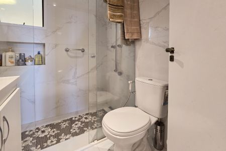 Apartamento à venda com 105m², 3 quartos e 2 vagas Apartamento à venda com 105m², 3 quartos e 2 vagasBanheiro Social