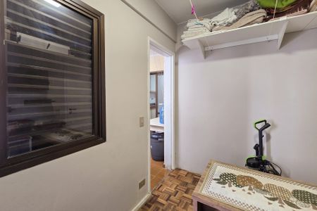 Apartamento à venda com 105m², 3 quartos e 2 vagas Apartamento à venda com 105m², 3 quartos e 2 vagasQuarto de Serviço