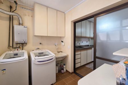 Apartamento à venda com 105m², 3 quartos e 2 vagas Apartamento à venda com 105m², 3 quartos e 2 vagasÁrea de Serviço