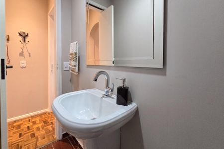 Apartamento à venda com 105m², 3 quartos e 2 vagas Apartamento à venda com 105m², 3 quartos e 2 vagasLavabo