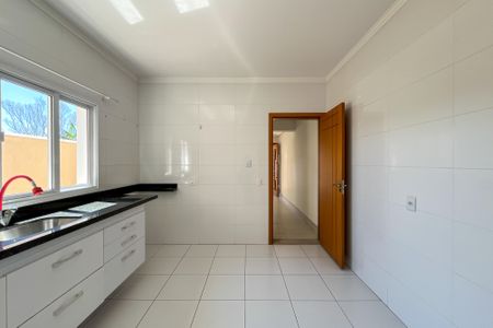 Casa à venda com 160m², 3 quartos e 3 vagas Casa à venda com 160m², 3 quartos e 3 vagasCozinha