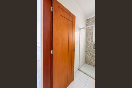 Casa à venda com 160m², 3 quartos e 3 vagas Casa à venda com 160m², 3 quartos e 3 vagasBanheiro
